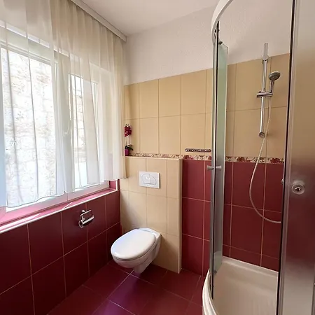 Apartment Storija, Center, 1 Min From Ferry Vis